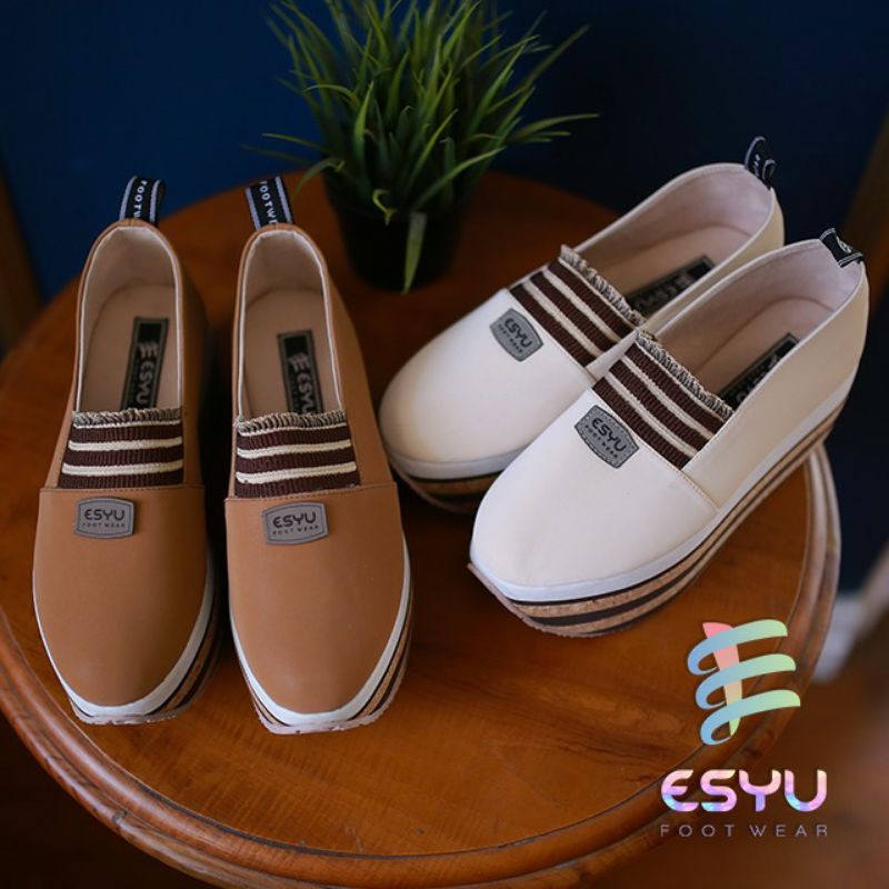 SEPATU WEDGES WANITA - HAZELNUT SERIES ESYU FOOTWEAR