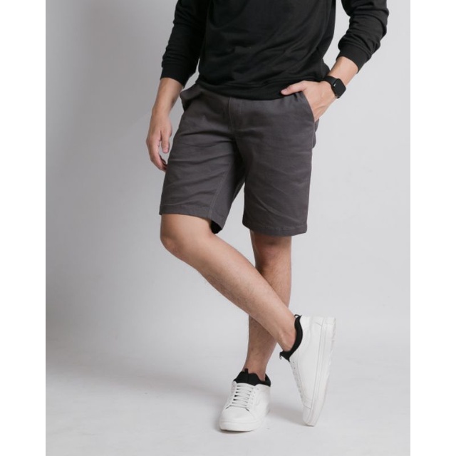 celana chinos pendek sporty