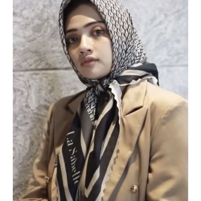 la sabelle the essential reborn black