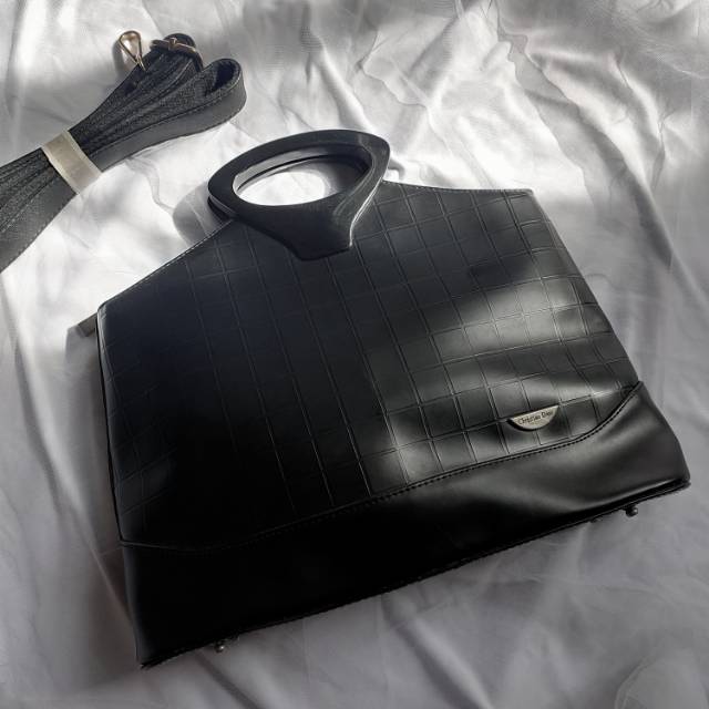 Tas Handbag Christian Dior vintage Sling Bag original hitam Kulit nomor seri preloved second Bekas
