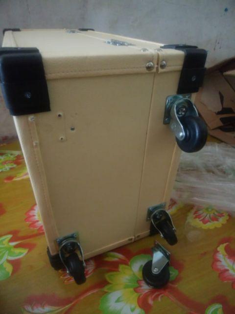 Beautycase Ukuran 50 Cm Dengan Tutup Rak Akrilik