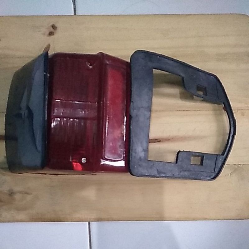lampu belakang vespa super sprint