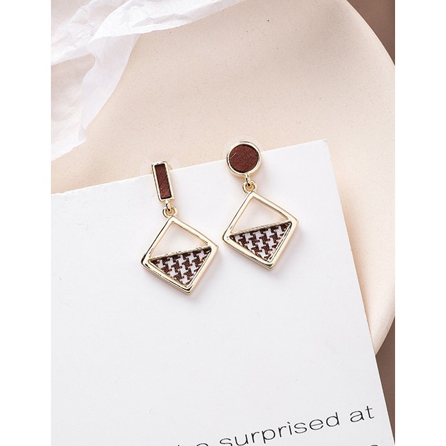 LRC Anting Tusuk Fashion Square Section 925 Silver Needle Asymmetric Plaid Earrings D42788