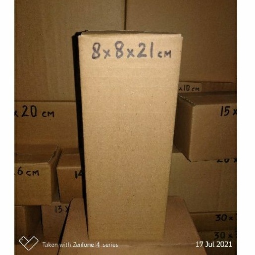 

Kardus 8x8x21 cm