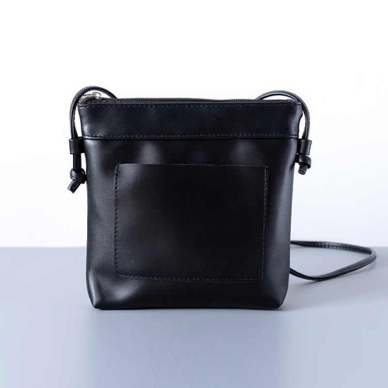 tas selempang kulit hitam retro simple bag Messenger shoulder (1F3) bta133