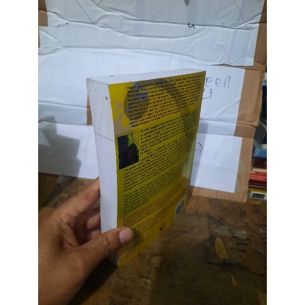 KAJIAN BUDAYA FEMINIS by Aquarini Priyatna Prabasmoro