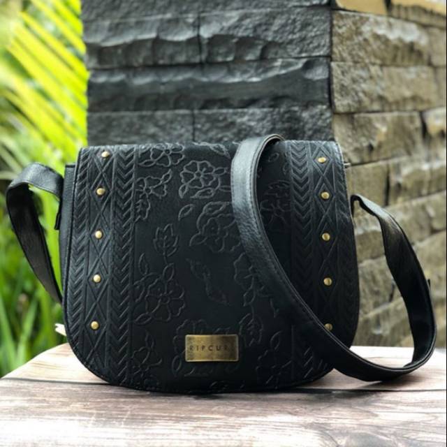 rip curl cross body bag