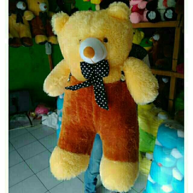 Teddy bear besar