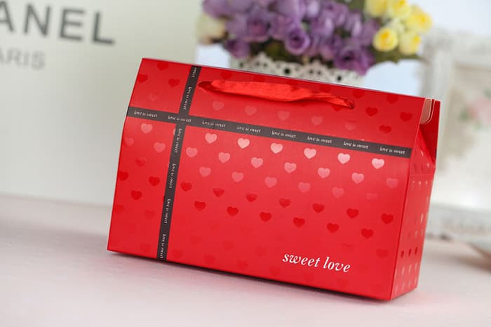 

XL Paper Bag/ Kantong Kado/ Bungkus Kado/ Goodie Bag Natal Imlek Merah