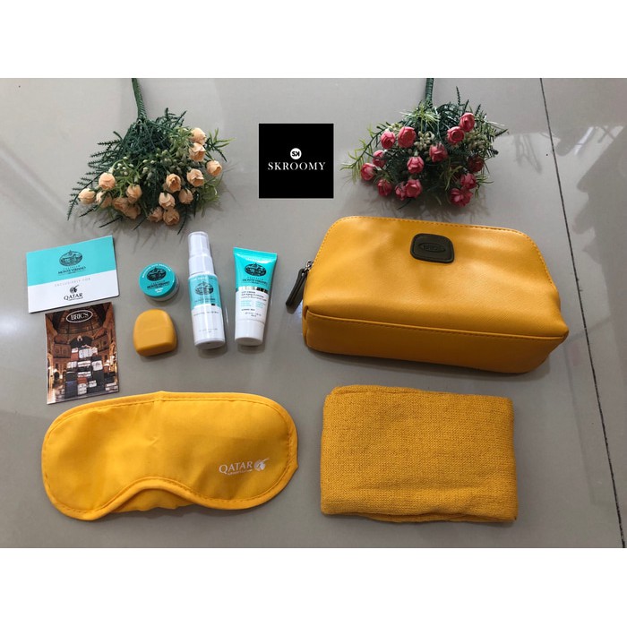 Amenity Kit Brics by Qatar Airways colour Yellow