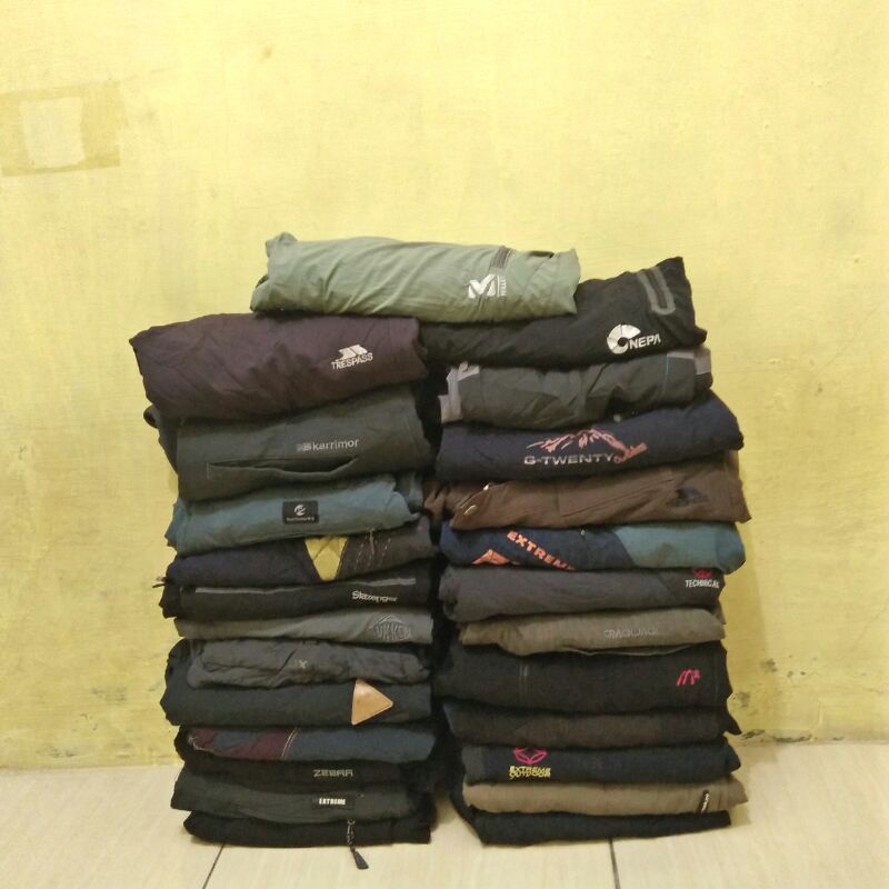 paket usaha borongan 22pcs+3pcs bonus celana outdoor panjang 90% motif