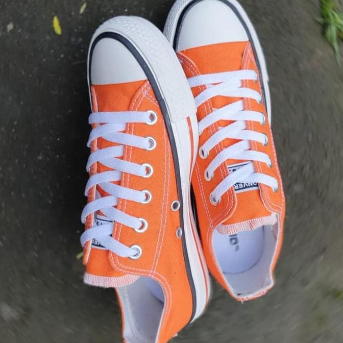 BIG SALE.. SEPATU CONVERSE ALL STAR CLASSIC PREMIUM ORANGE - ORANGE, 36 ..TERLARIS