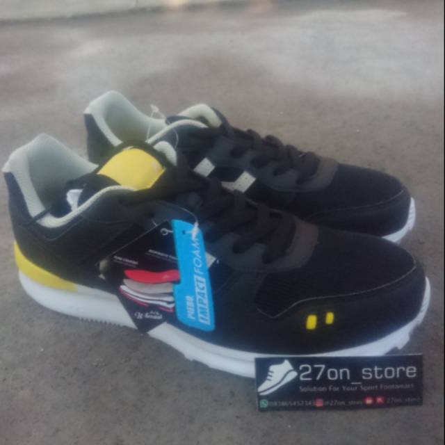 Sepatu Piero Jogger Black Moonbeam