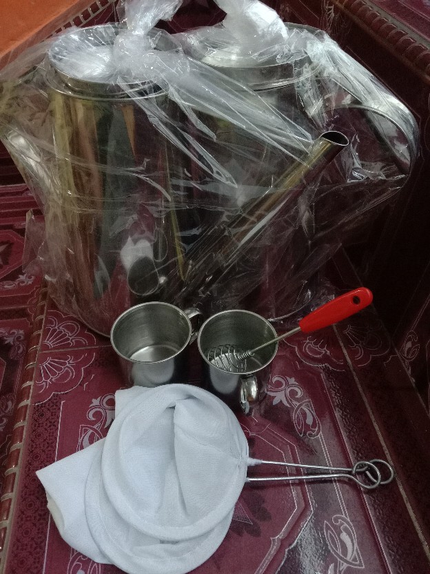 Paket Hemat Teko Thai Tea 2 Teko Thai Tea 2 Mug 7cm 2 Saringan Kain 1 Kocokan / Teko Teh Tarik Kopi