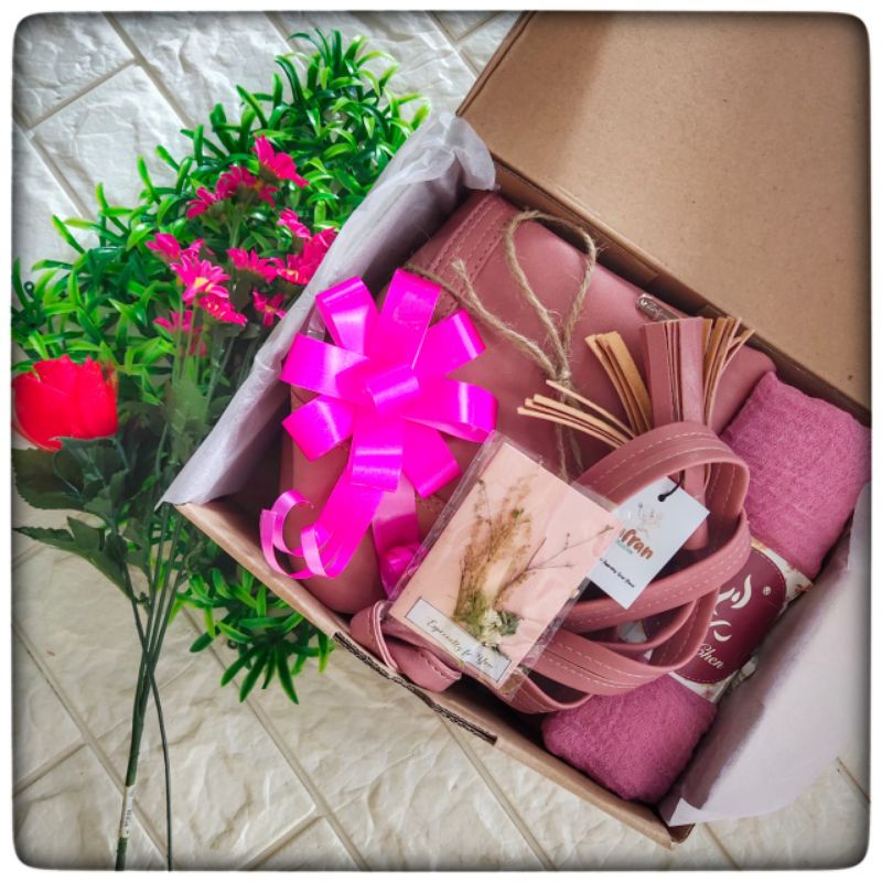 

HAMPERS ~ HADIAH PERNIKAHAN KADO LAHIRAN ANNIVERSARY ULANGTAHUN
