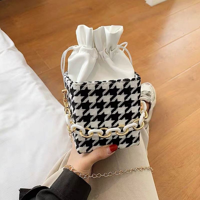 BJ57510 - BLACK/BLUE/BEIGE/RED - TAS KUBUS KOTAK SERUT CLUTCH SLEMPANG JINJING TOTEBAG HANDBAG TALI RANTAI CLUTCH TAS WANITA FASHION IMPORT MODIS ELEGAN TERMURAH TERLARIS TERBARU BAGSTORE JAKARTA TAS BATAM CR7510 JT5101