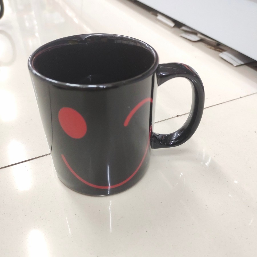 Gelas cantik kramik coffee hitam kopin