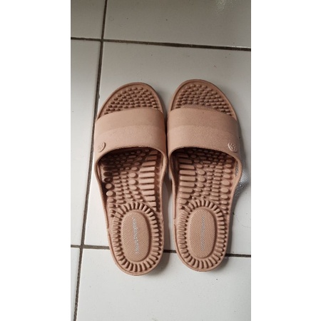 NEGO TIPISSSS PRELOVED sandal rubber HUSH PUPPIES ORIGINAL.