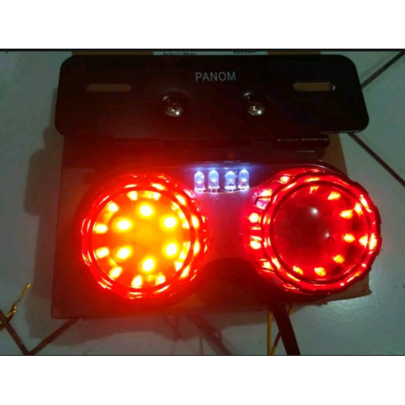 Stoplamp LED variasi motor Yamaha RX king.