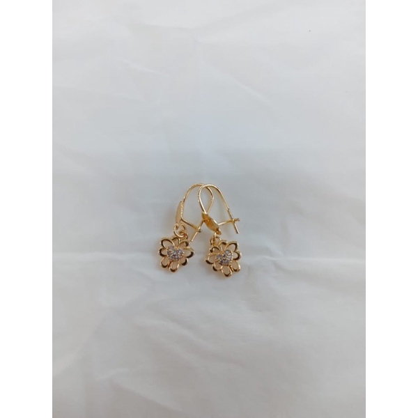 anting gantung kait kupu rancang titaniun gold