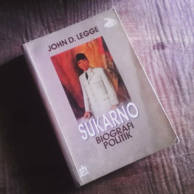 SUKARNO BIOGRAFI POLITIK