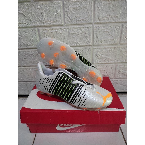 SEPATU BOLA PUMA FUTURE PREMIUM