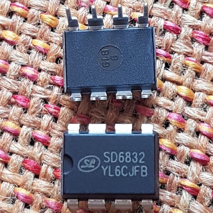 SD6832 DIP8 Switching Controller