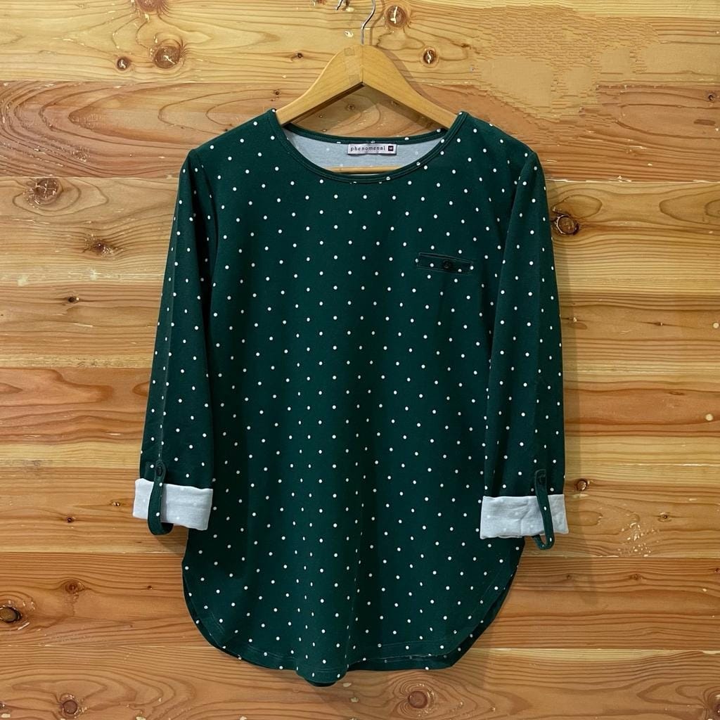 KAOS/ATASAN FH3NOM3NAL POLKADOT BRANDED LENGAN PANJANG TERBARU/BAJU SIMPEL ELEGAN MODIS WANITA LENGANG PANJANG TERBARU DI TAHUN INI/BAJU LENGAN PANJANG WANITA HIJAB/KAOS LEGAN PANJANG WANITA BER HIJAB TREND MASA KINI