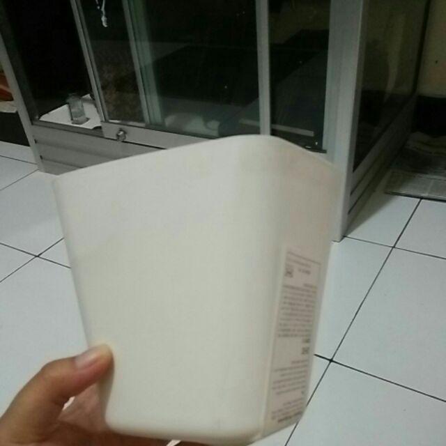 Wadah Sunnresta Putih