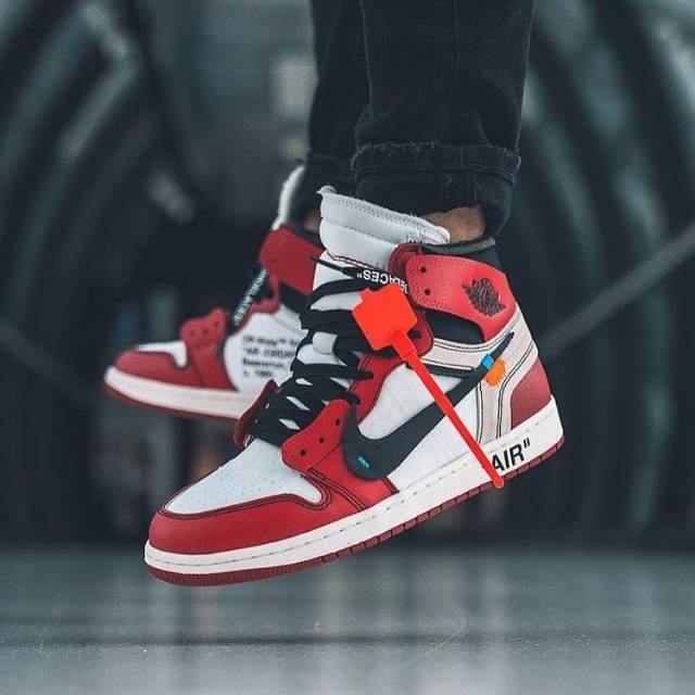 NIKE AIR JORDAN 1 OFF WHITE