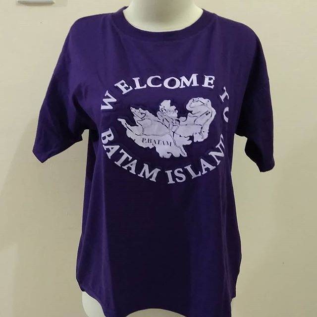 Preloved kaos oleh oleh batam ada sepasang