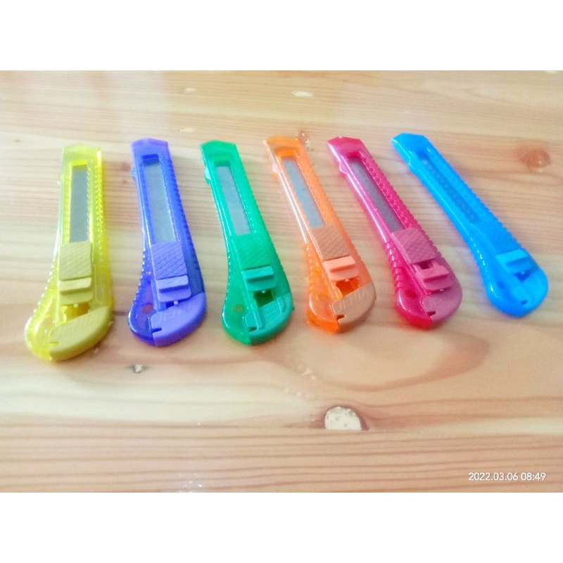 

Cutter plastik besar transparan-1 pcs