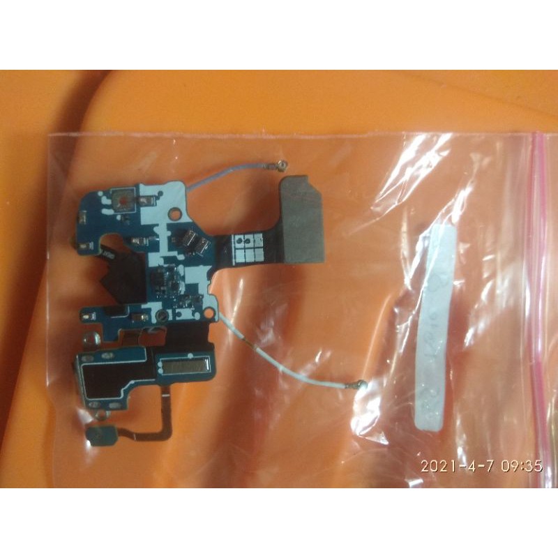 

board bawah samsung note 8