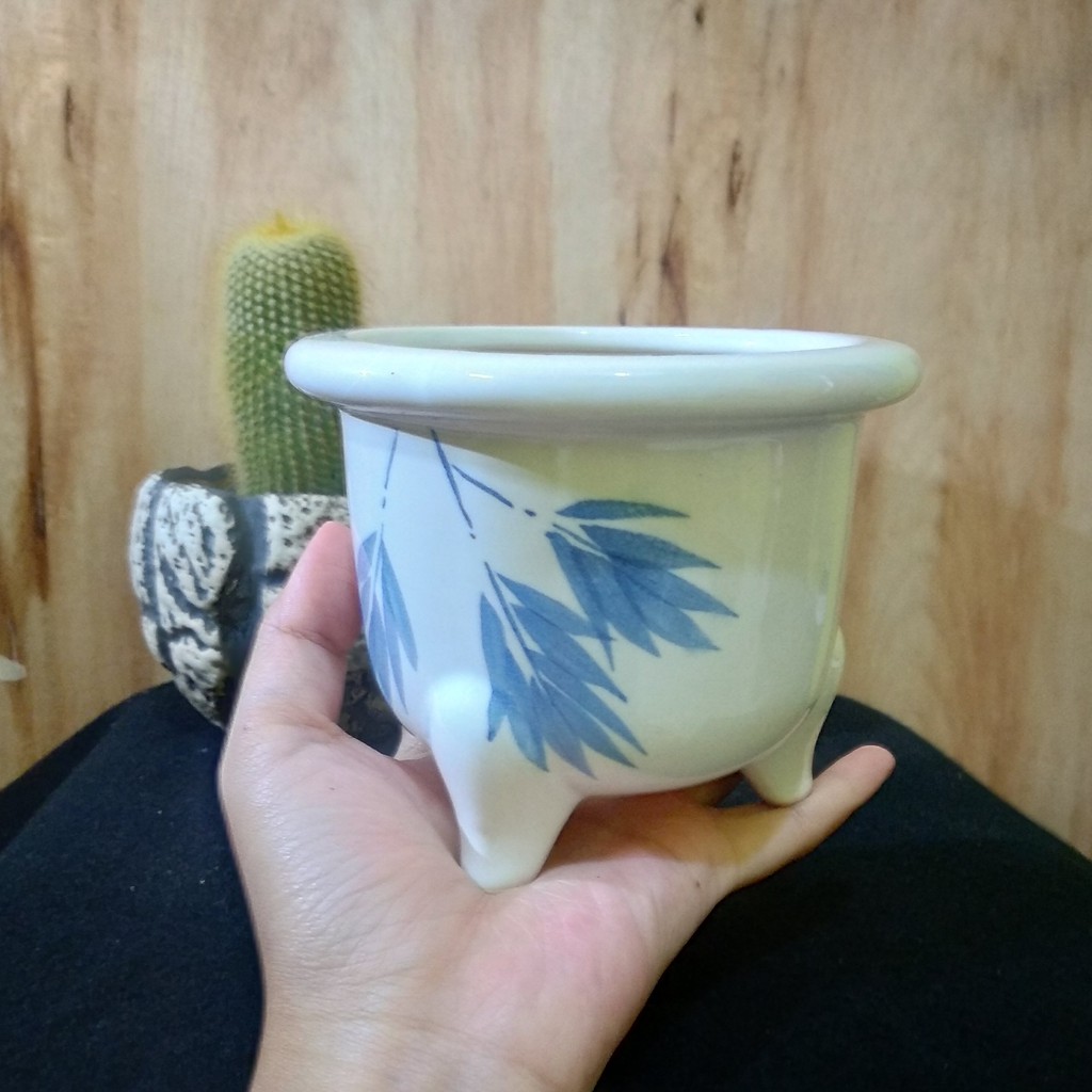 Pot Keramik Cina 12cm Putih Gambar Daun Biru Berkaki Tiga Kaktus Sekulen Ownroot Aesthetic Unik