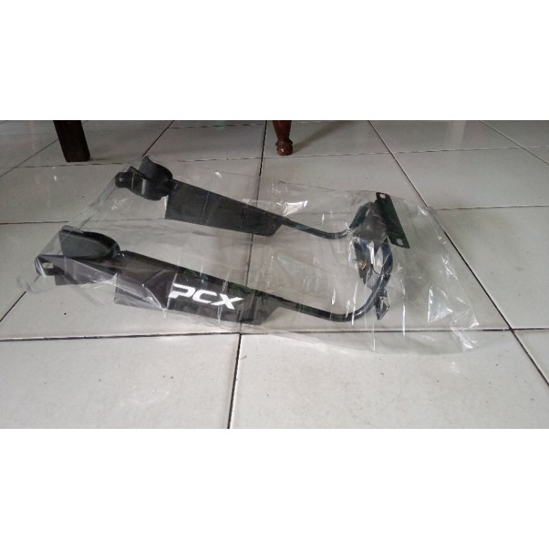 dudukan plat nomor polisi motor PCX