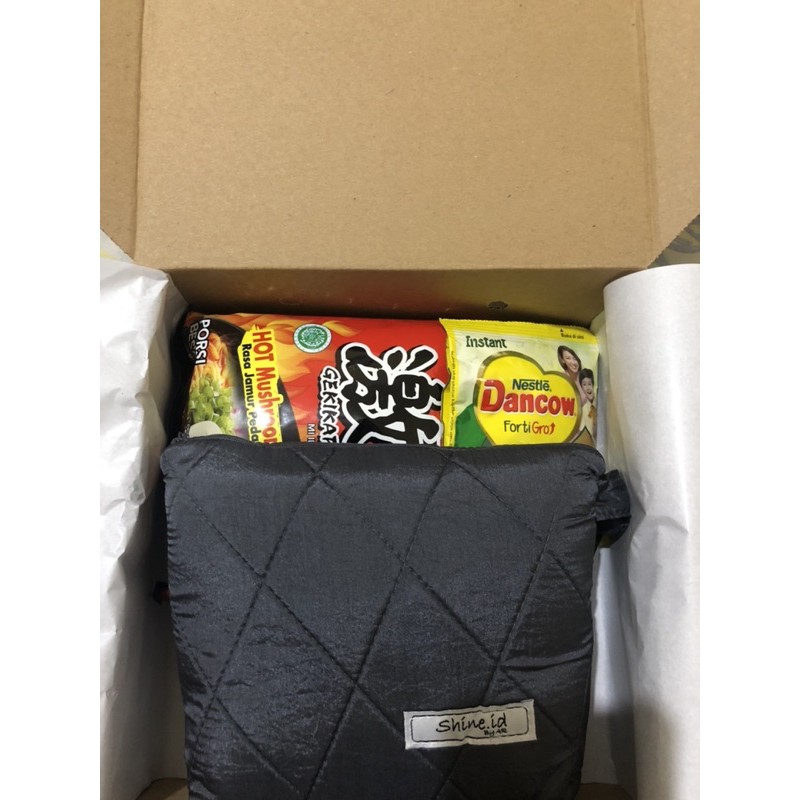 

GIFTBOX / SNACKBOX SURABAYA