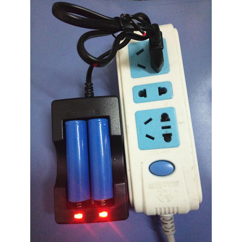 Charger Desktop 2 &amp; 4 slot Kabel Baterai 18650 / Alat Cas Baterai