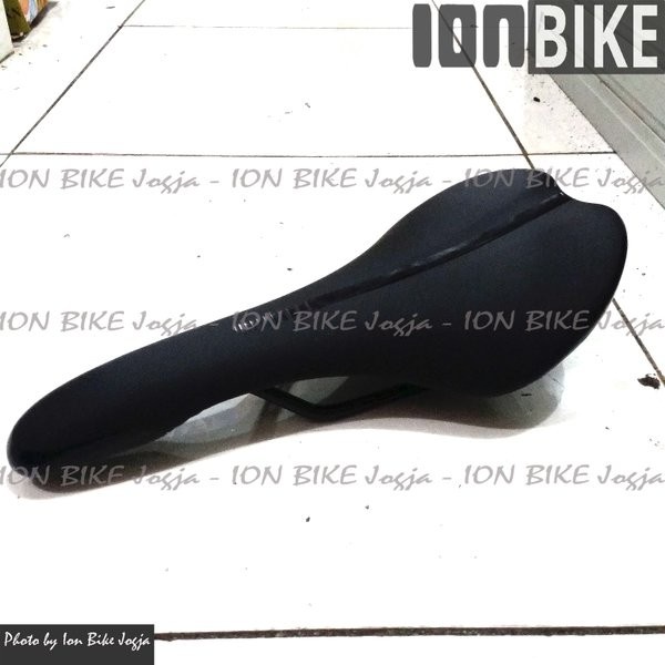 Sadel Gel Velo VL1623 Black Race Road Bike Balap Saddel Slim Empuk