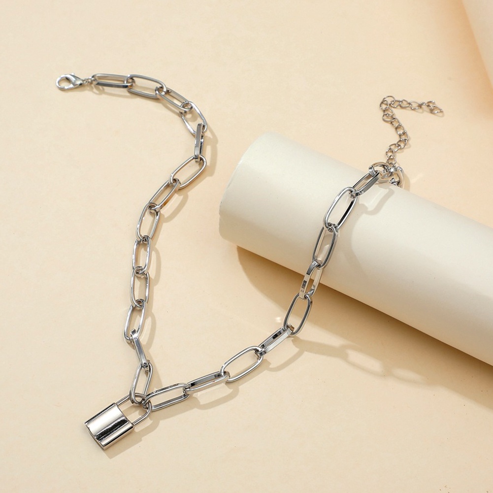 Hu Hu Hu Hu Hu Alat Bantu Pasang Kacamata♡ Kalung Rantai Liontin Gembok Hati Bahan Alloy Untuk Unisex