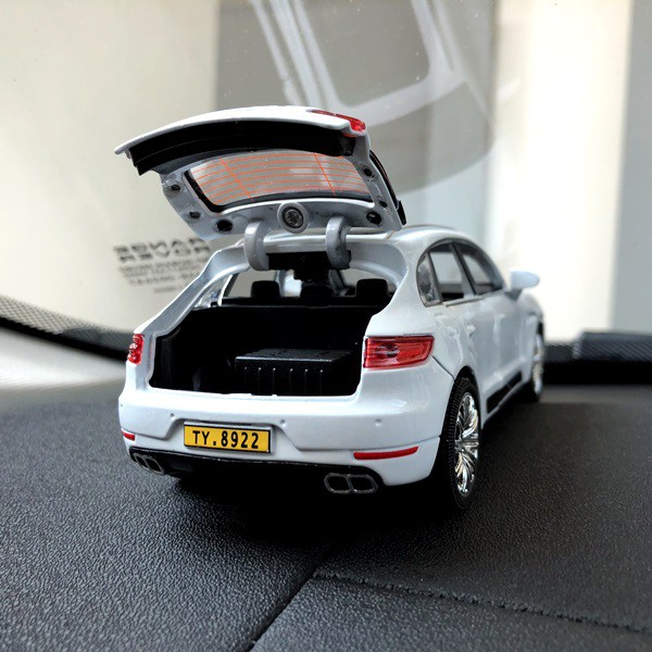 Pajangan PORSCHE MACAN TURBO Miniatur Parfum Parfume Pewangi Mobil