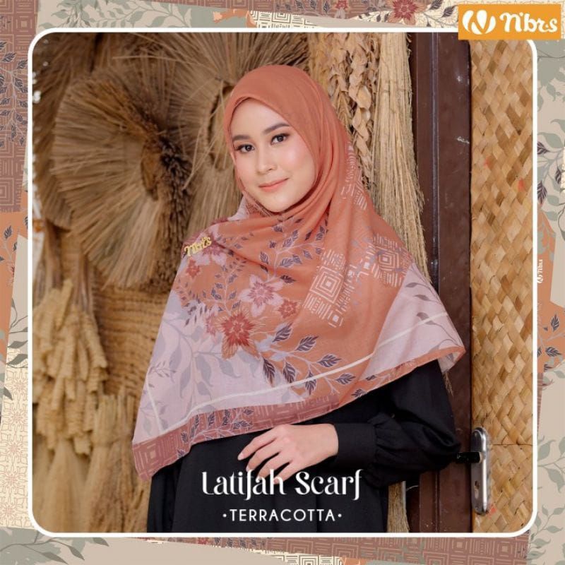 HIJAB SEGIEMPAT MOTIF LATIFAH SCARF NIBRAS