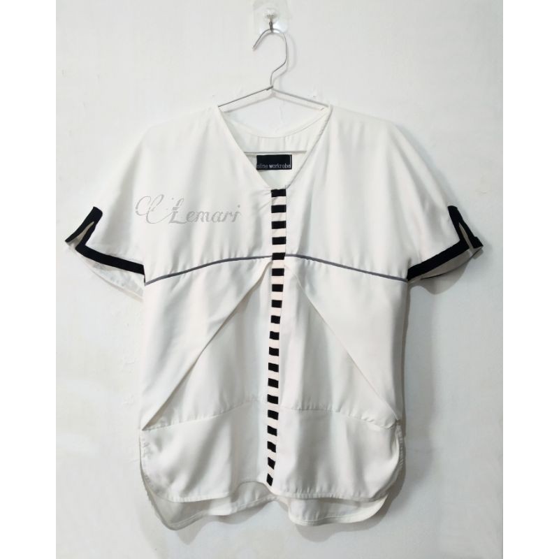 Oline Workrobe Origami Top in White (Preloved)