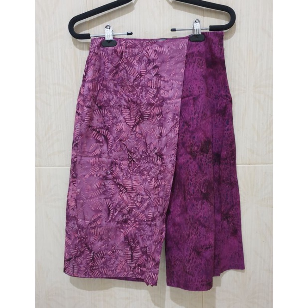 ROK CELANA KULOT BATIK ESSENTIAL