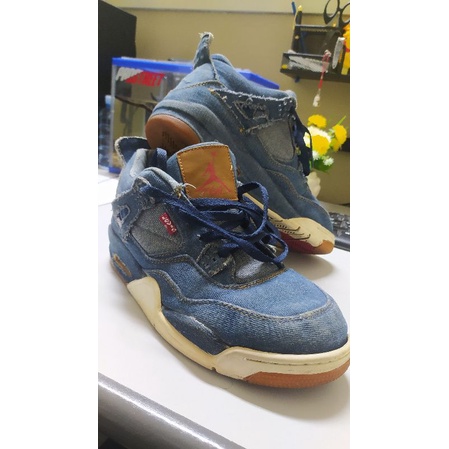 Jordan Retro 4 Collab LEVIS