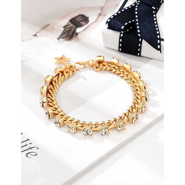 LRC Gelang Fashion Diamond Chain Pierced Five-pointed Star Bracelet D03965