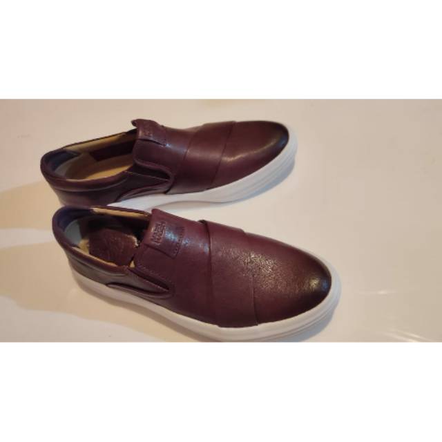 Sepatu skechers mark nason