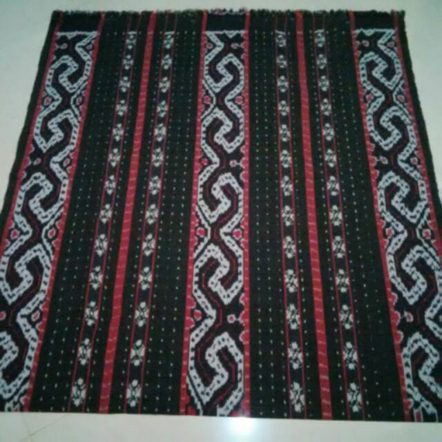 Kain tenun blanket Toraja hitam