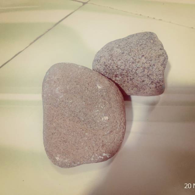 Batu gosok / batu kali gosok / batu hilangkan daki