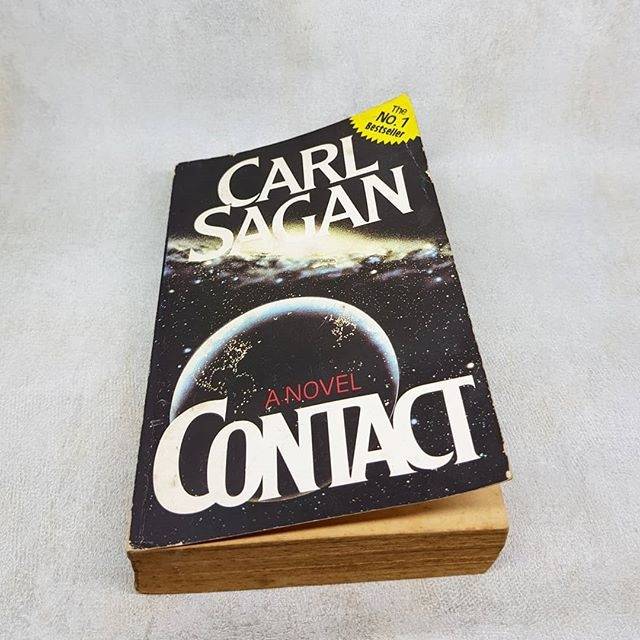 Buku Novel Import Preloved | Carl Sagan - Contact