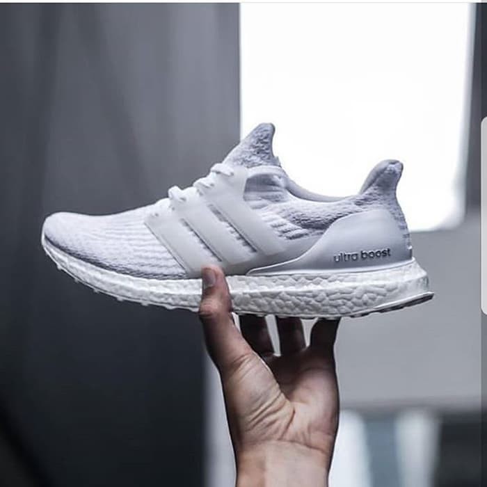 harga sepatu ultra boost original